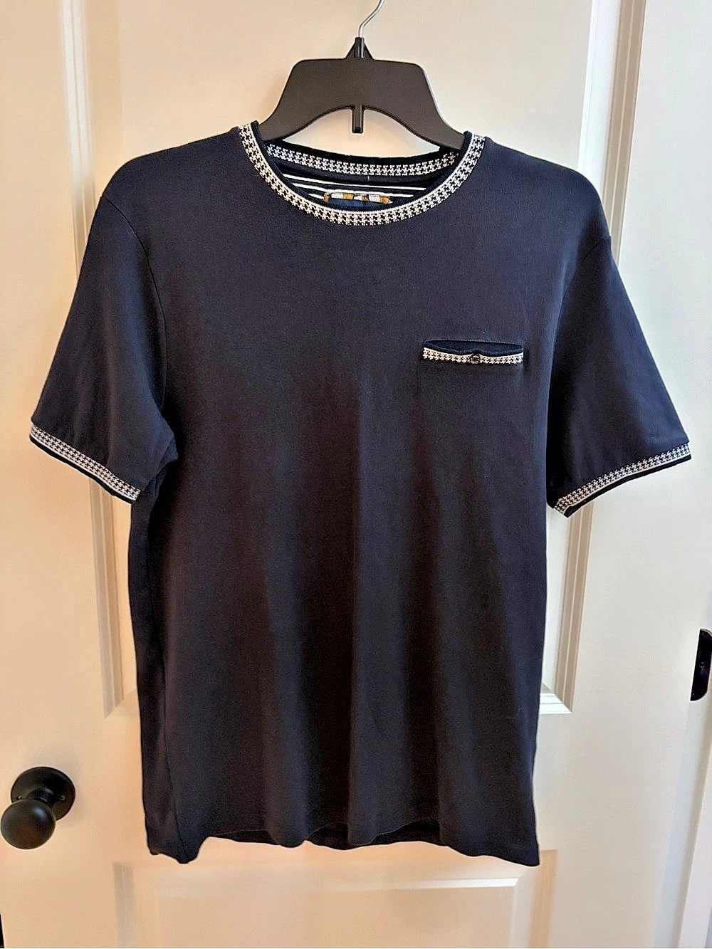 Denim & Flower Ricky Singh Men’s L Navy Contrast Trim Pocket T-Shirt